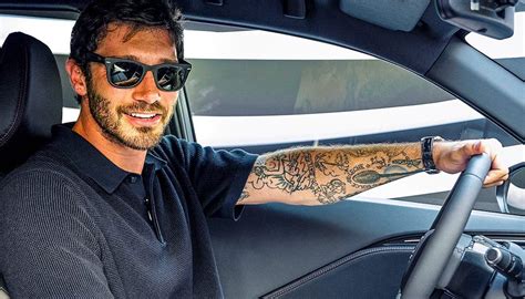 Stefano De Martino Ha Una Nuova Fiamma Lei L Ex Di Due Personaggi Noti