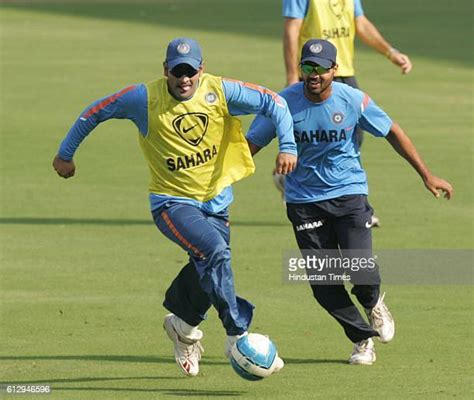 Murali Vijay Test Photos and Premium High Res Pictures - Getty Images