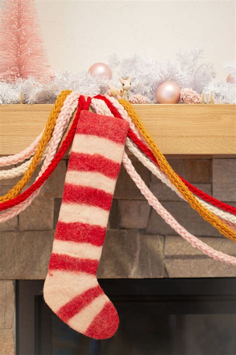 How To Finger Knit A Holiday Garland Artofit