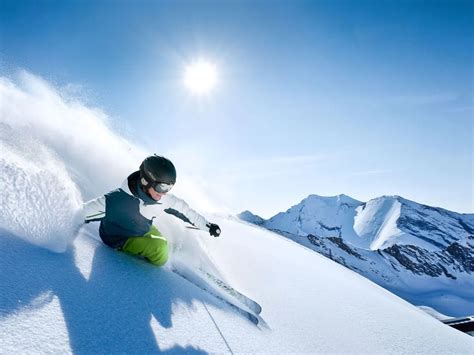 What Is Alpine Skiing With Picture