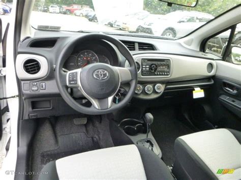 Ash Interior 2014 Toyota Yaris LE 5 Door Photo #85036343 | GTCarLot.com