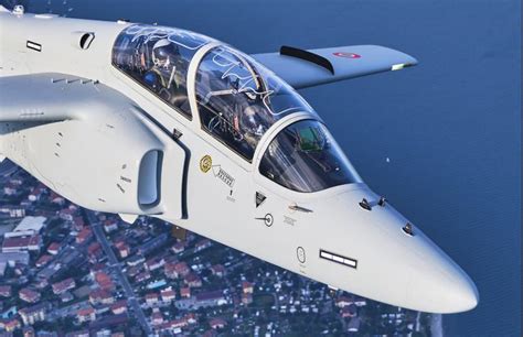 Aeralis Jet: Advanced Jet Trainer For Next-Generation Military Aircraft ...