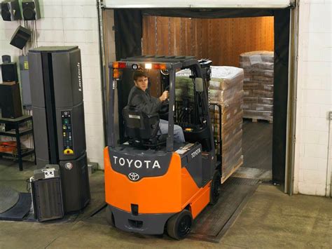 10 Things You Learn In Toyota Forklift Operator Safety Training ...