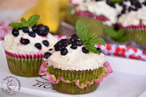 Przepis Na Muffinki Szpinakowe Z Kremem Bananowym I Jagodami Kuchnia