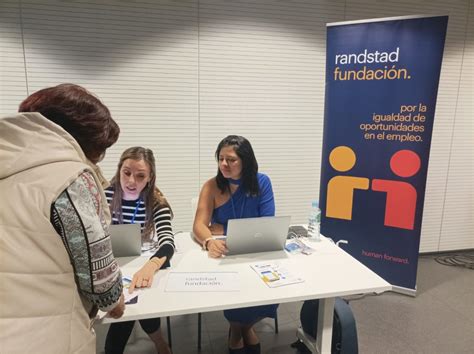 Gran Xito De La I Feria De Empleo De Carabanchel Y Latina Fundaci N