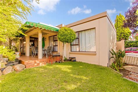 3 Bedroom Cluster House For Sale Radiokop RAN1567470 Pam Golding