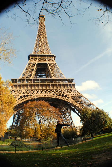 París Iii Torre Eiffel And Arco De Triunfo Iconos Mundiales