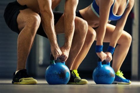 Les Sept Meilleurs Exercices Avec Kettlebells Pour Travailler Tout Votre Corps Fitness Vogue