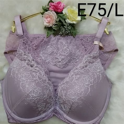 【未使用】e75・l トリンプ アモスタイル 夢みるブラ Deep V ブラジャー バレリーナズ ドリーム ブラ＆ショーツ パープルの落札情報