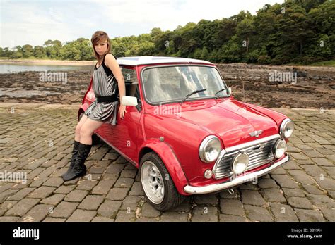 Young girl model pictured mini -Fotos und -Bildmaterial in hoher ...