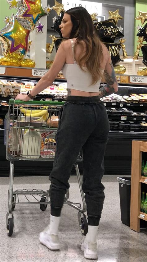 Tatted Fit Slim Brunette Beauty At The Market Forum