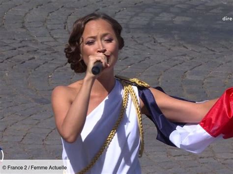 Défilé du 14 Juillet qui est la chanteuse Candice Parise Femme