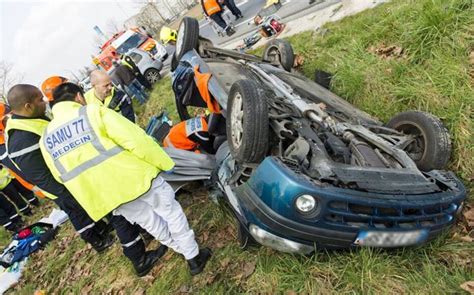 Quatre Bless S Dont Deux Gri Vement Dans Une Collision Le Parisien