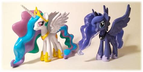 Toy Review: Princess Celestia, and Princess Luna vinyl figures | The Entertainment Nut Princess ...