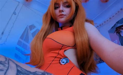 Cutie Anna Loves Cosplay And Anal Plug XHamster