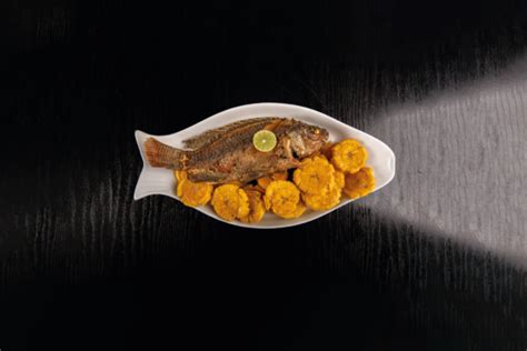 Pescado Frito Con Patacones Y Salsa De Ajo Cooking Choice