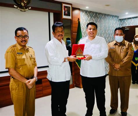 Walikota Batam Menerima Kunjungan Studi Tiru Pemkab Samosir Kabupaten