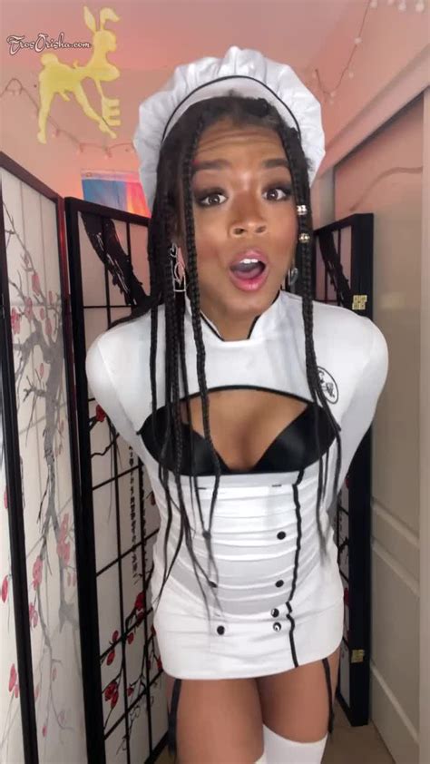 Hot Ts Chef Eros Orisha Serves Her Marinated Meat Ashemaletube