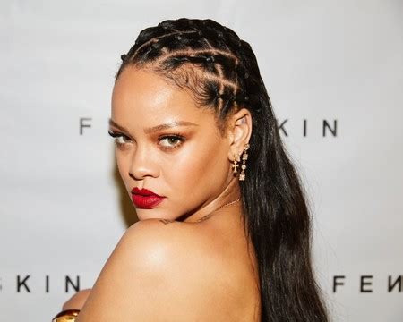 Rihanna Presenta Por Todo Lo Alto Aunque Virtualmente Fenty Skin Su