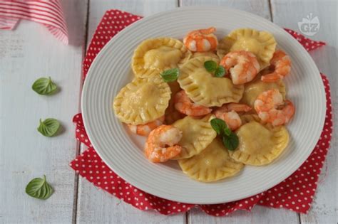 Ricetta Ravioli Ripieni Di Patate E Gamberi La Ricetta Di Giallozafferano