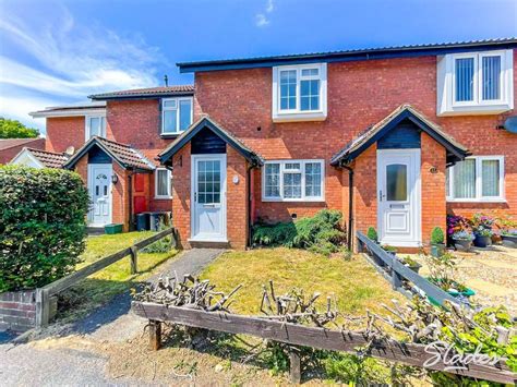 Foxcote Gardens New Milton Hampshire 2 Bed House £1050 Pcm £242 Pw