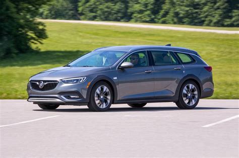 2020 Buick Regal TourX Pictures - 126 Photos | Edmunds