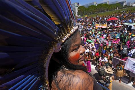 Photos Of The Week Fish Face Orca Kite Naked Run The Atlantic