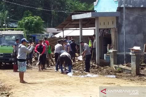 Dinkes Sangihe Buka Posko Kesehatan Jam Di Lokasi Bencana Antara News