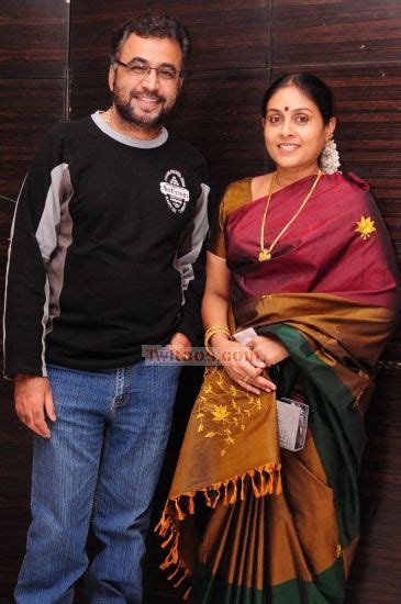 Saranya Ponvannan Photos, Pictures, Wallpapers,