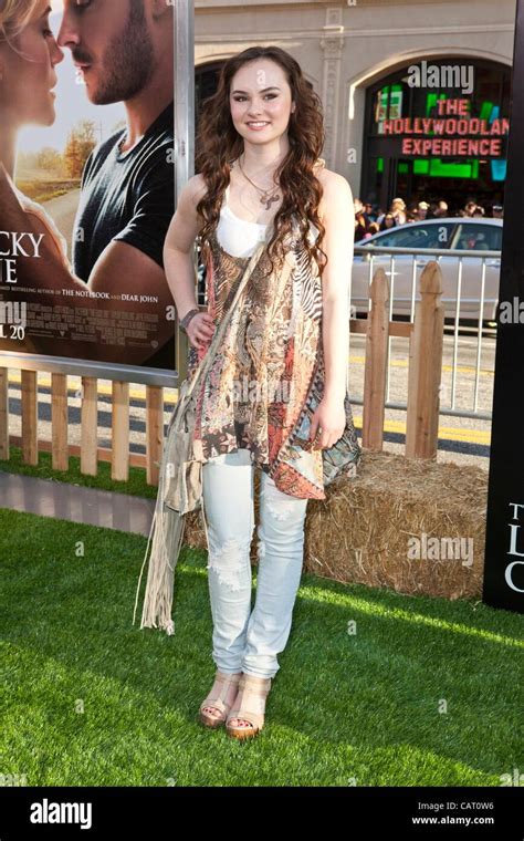 Madeline Carroll At Arrivals For The Lucky One Premiere Grauman S Chinese Theatre Los Angeles