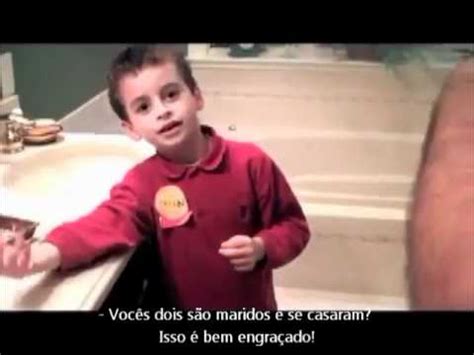 A reação de um menino ao conhecer um casal gay pela primeira vez