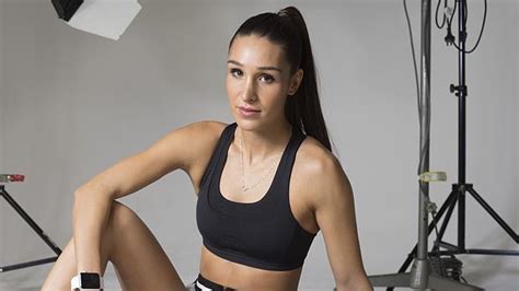 Kayla Itsines Says She Regrets Using The Term Bikini Body In Her Bikini Body Guides News