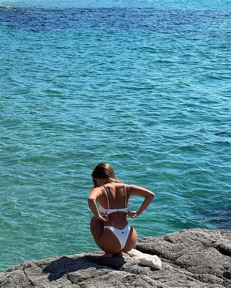 Ella Nudes SwimsuitBooty NUDE PICS ORG