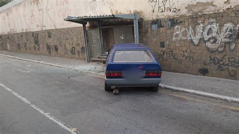 Motorista B Bado Bate Carro Contra Ponto De Nibus E Acaba Preso Em