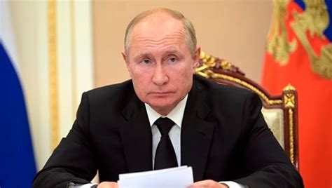 ℹ El presidente ruso Vladimir Putin dice que varias docenas de