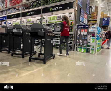 Mill Creek Wa Usa Circa June 2022 View Of An Employee Working