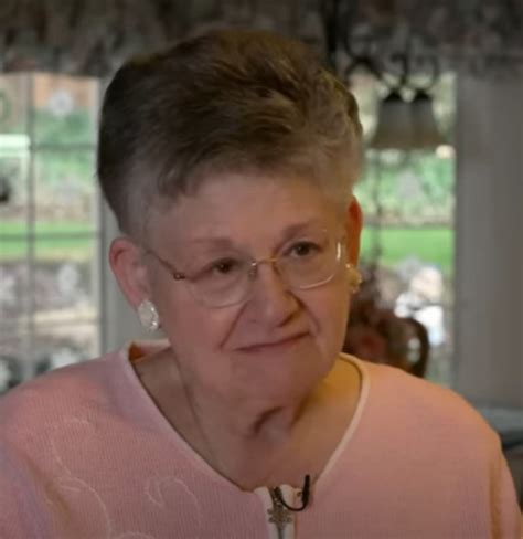 Heartbreaking A Woman Marries The Love Of Her Life 43 Years After Her