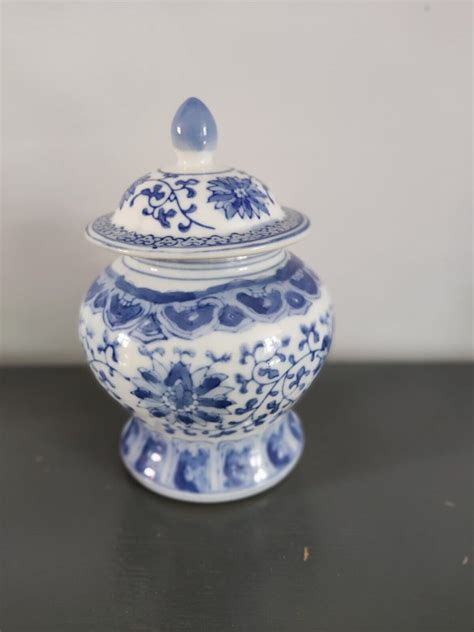 Chinese Blue And White Temple Jar Height Appraisals Valuations