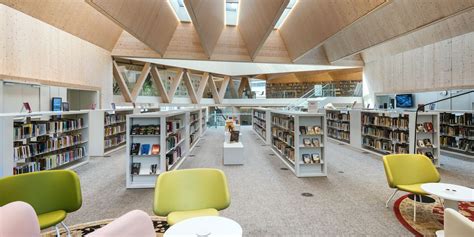 La Mejor Biblioteca Del Mundo Es Sostenible De Madera Y Está En Barcelona