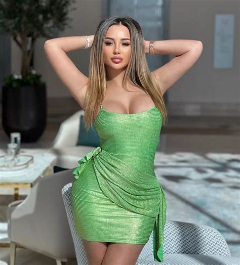 Wide Hips Nudes Tightdresses NUDE PICS ORG