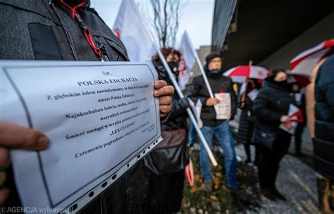 Protest Przeciwko Lex Czarnek W Katowicach Pis Chce Ze Szk Zrobi