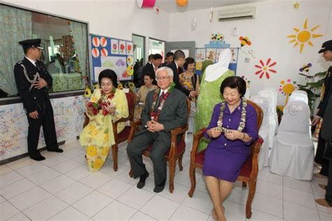 President Tony Tan And His Wife Mrs Mary Tan And Datin