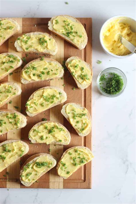 The Best Homemade Garlic Bread (from scratch!) - The Kiwi Country Girl