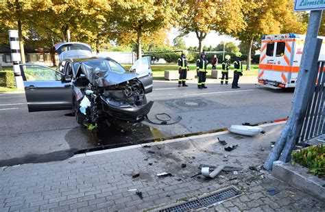 Unfall mit zwei Verletzten in Schwetzingen Straße zwei Stunden gesperrt