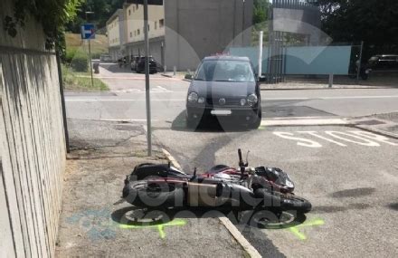 IVREA Incidente Auto Moto Giovane Centauro Di Pavone Canavese