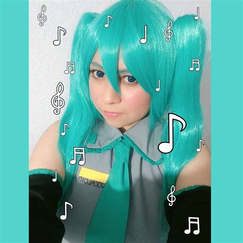 Hatsune Miku Cosplay By Shihodoriruart On Deviantart