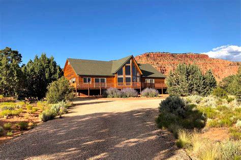 Cabin Getaway | Kanab, Utah | Glamping Hub