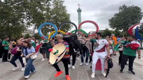 Video Mexicanos Bailan El Payaso De Rodeo En Plaza De Par S