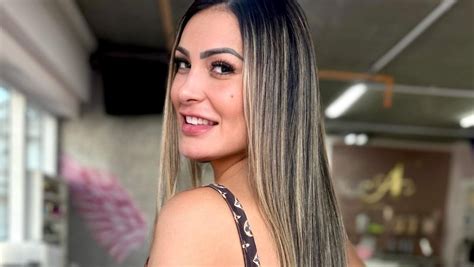 Andressa Urach Rebate Cr Ticas Por Cirurgia Na L Ngua Pagar Contas