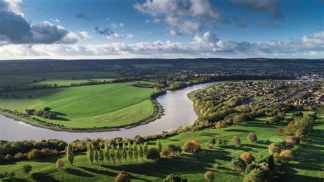 Discover The Longest River in England - A-Z Animals